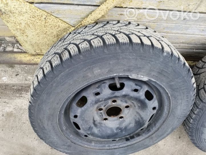 Volkswagen Polo IV 9N3 R14 winter/snow tires with studs 17565R14