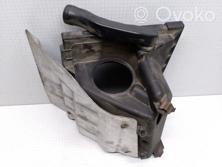 Volkswagen PASSAT B5.5 Coperchio scatola del filtro dell’aria 3B0133837