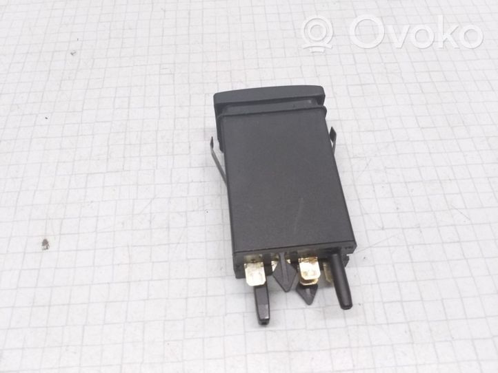 Audi A4 S4 B5 8D Interruptor de la calefacción de la luna/parabrisas 4D0941503B