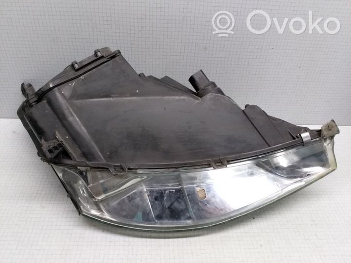 Ford Focus Phare frontale 9420