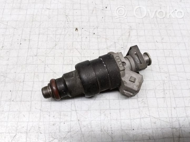 Audi A4 S4 B5 8D Injecteur de carburant 078133551N