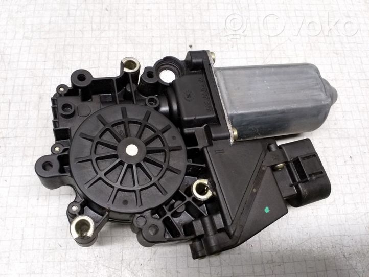 Audi A6 S6 C4 4A Moteur de lève-vitre de porte avant 0536001401