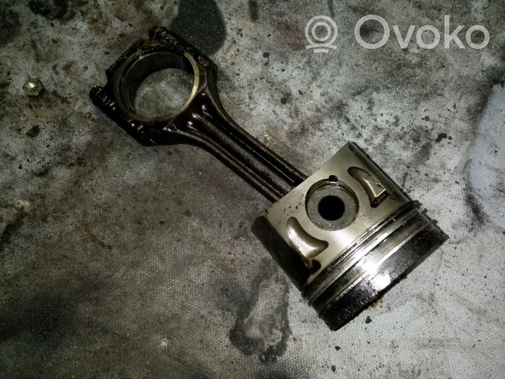 Volkswagen Golf III Piston 