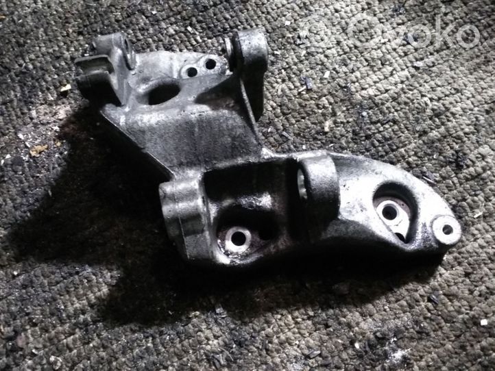 Ford Fiesta Supporto di montaggio della pompa del servosterzo 9641715580