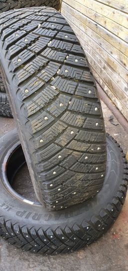 Opel Astra G R 15 žieminė su dygliais padanga (-os) GOODYEAR