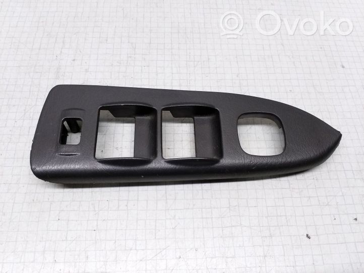 Mazda 626 Rivestimento pulsantiera finestrino della portiera anteriore 