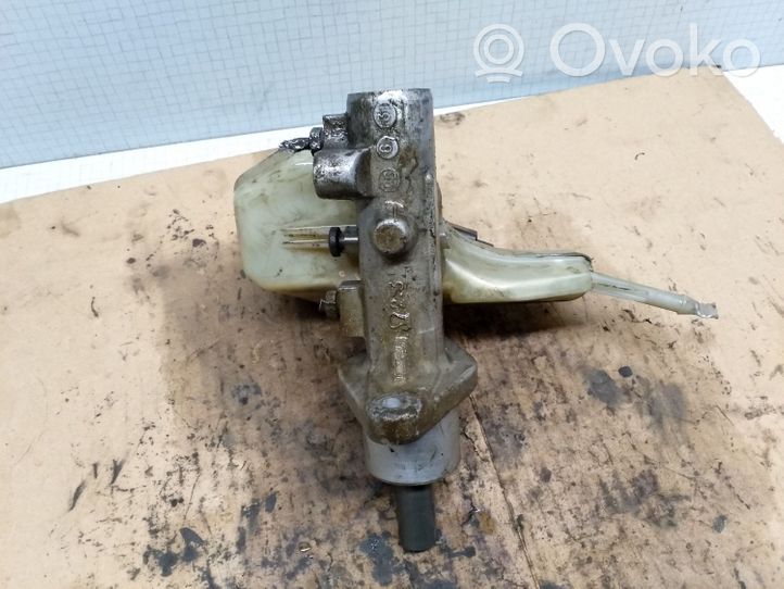 Volkswagen Golf III Master brake cylinder 03350882762