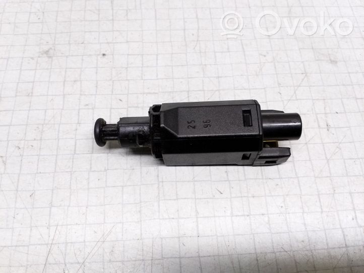 Volkswagen Golf III Clutch pedal sensor 191945515