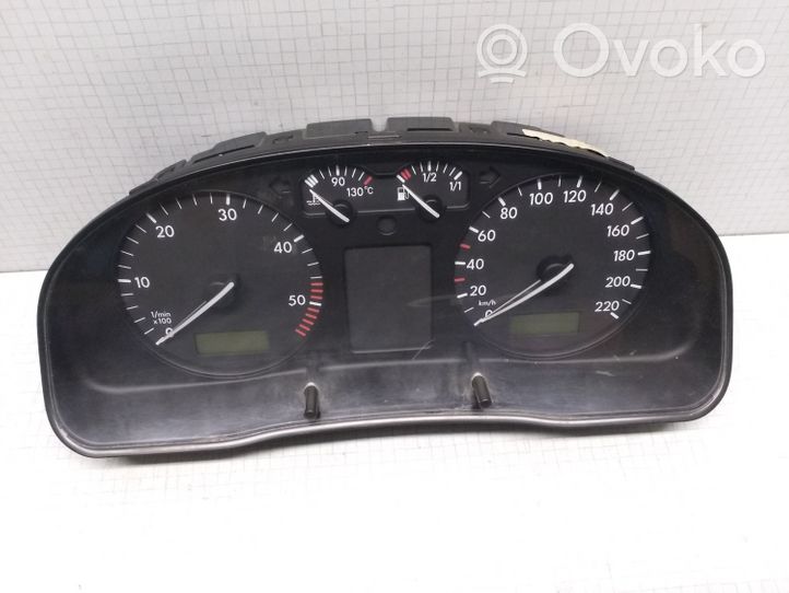Volkswagen PASSAT B5 Compteur de vitesse tableau de bord 3B0919880D