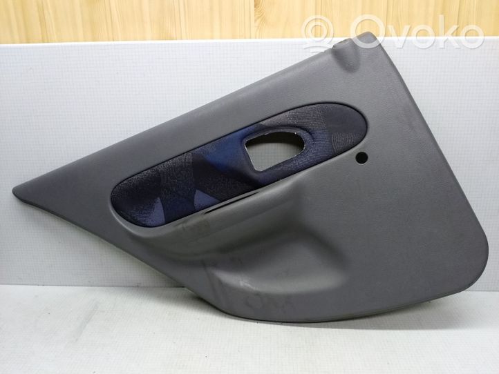 Renault Clio II Rivestimento del pannello della portiera posteriore 7700411372G