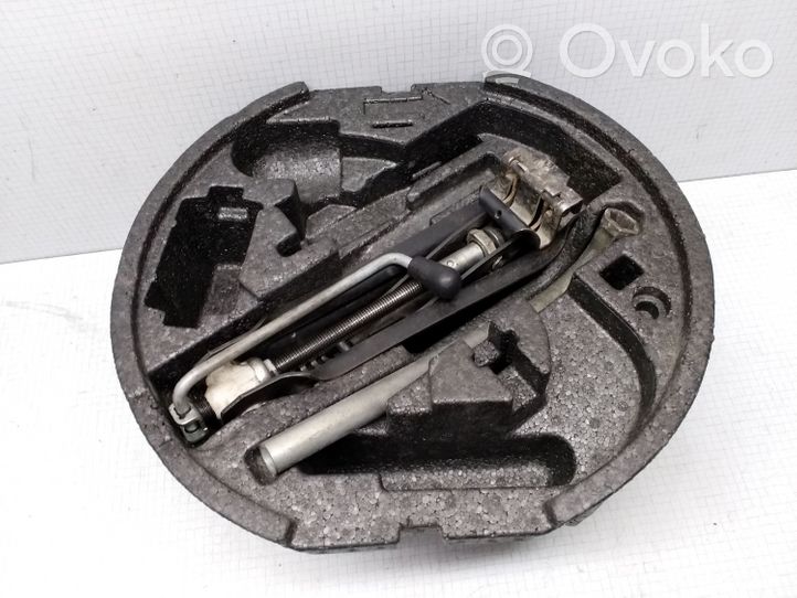 Skoda Octavia Mk2 (1Z) Kit d’outils 1Z0012115