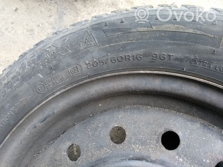 Nissan Primera R 16 ziemas riepa (-as) ar radzēm MICHELIN