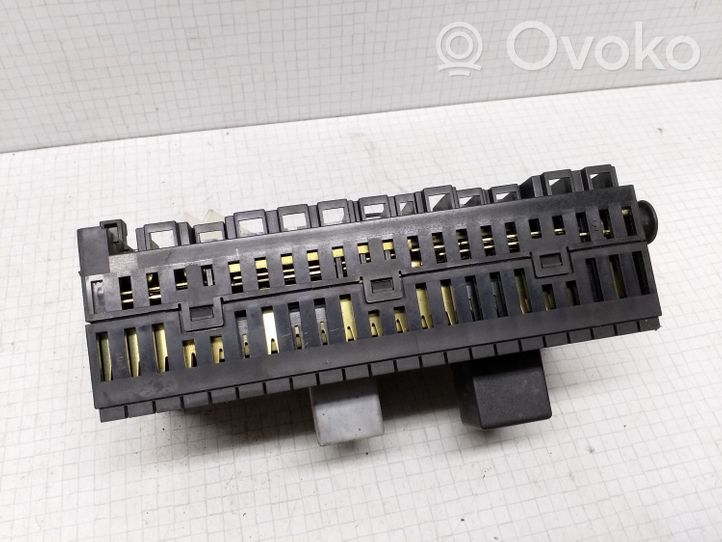 Volkswagen PASSAT B3 Fuse module 357937039