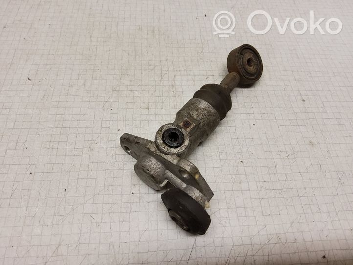 Audi A4 S4 B5 8D Cilindro secondario della frizione 8D1721401