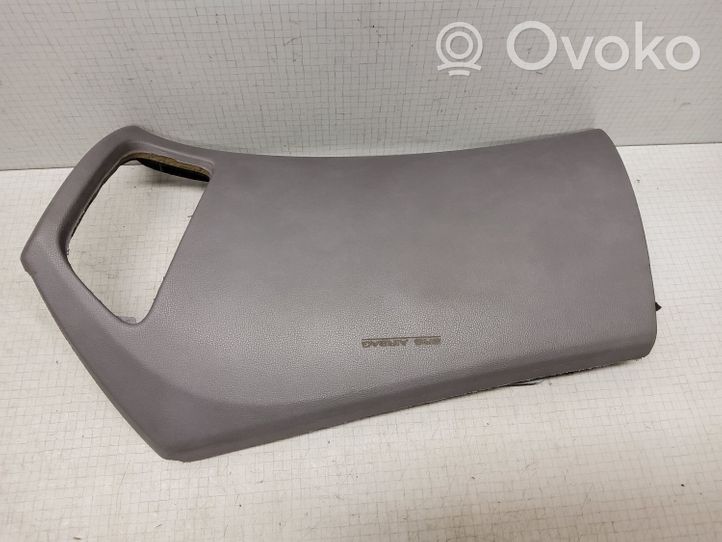 Nissan Primera Moldura del extremo lateral de panel 68200AV600