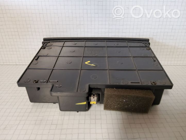 KIA Sorento Коробка для хранения солнцезащитных очков 845703E000PH