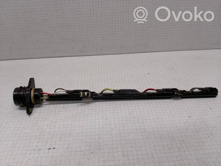 Volkswagen Touran I Fuel injector wires 038906231