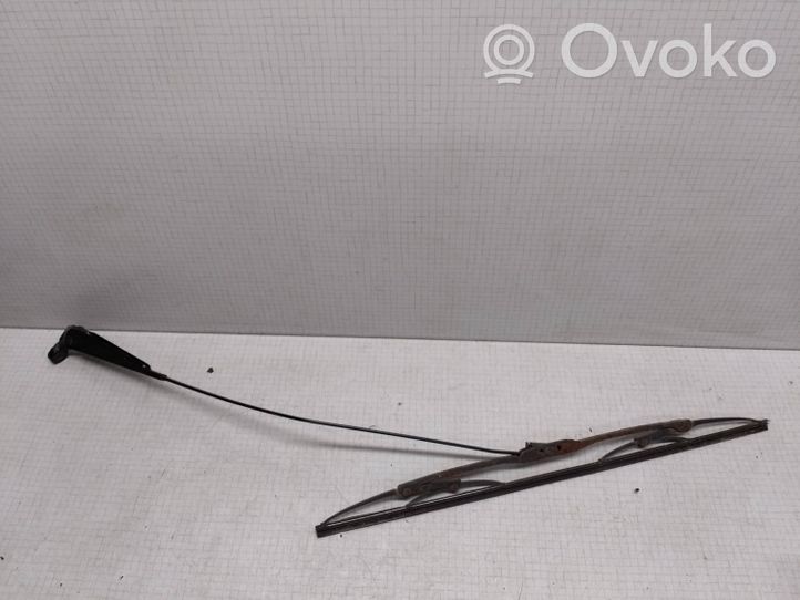 Opel Vectra B Front wiper blade arm 90504978