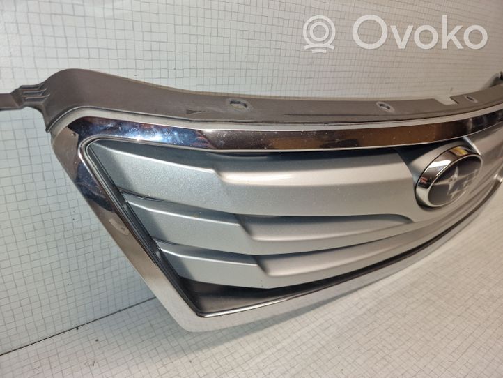 Subaru Outback Grille calandre supérieure de pare-chocs avant 