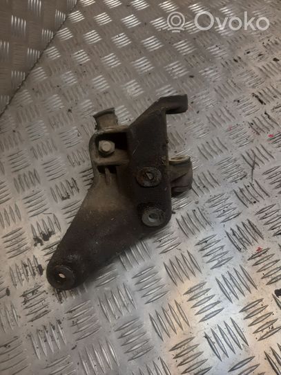 Opel Kadett E Support de générateur / alternateur 90121289