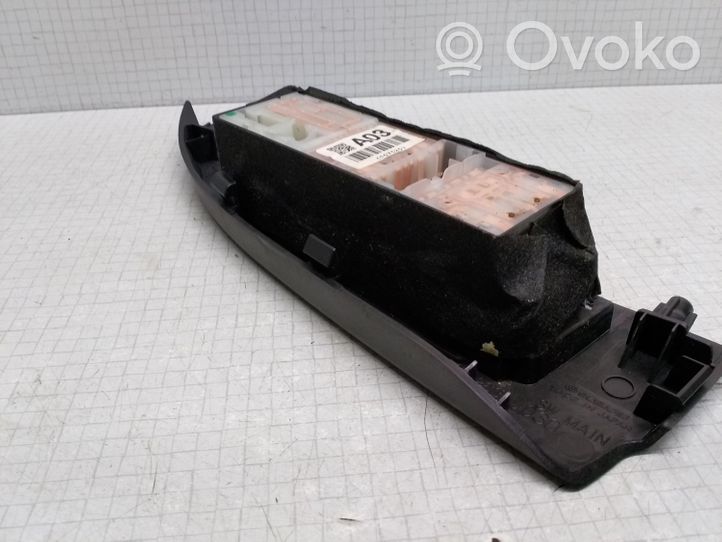 Subaru Outback Interruttore di controllo dell’alzacristalli elettrico A03