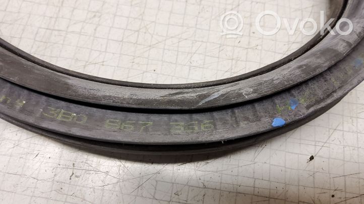 Volkswagen PASSAT B5.5 Front door rubber seal 3B0867366L