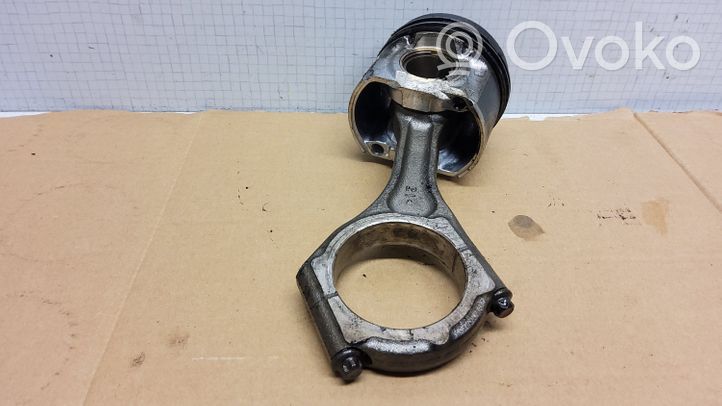 Subaru Outback Piston avec bielle 