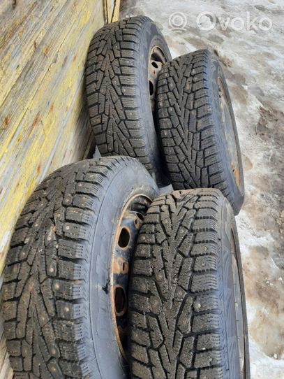 Volkswagen Polo IV 9N3 R14 winter/snow tires with studs 1756514