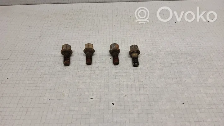 Volkswagen Golf III Nuts/bolts 