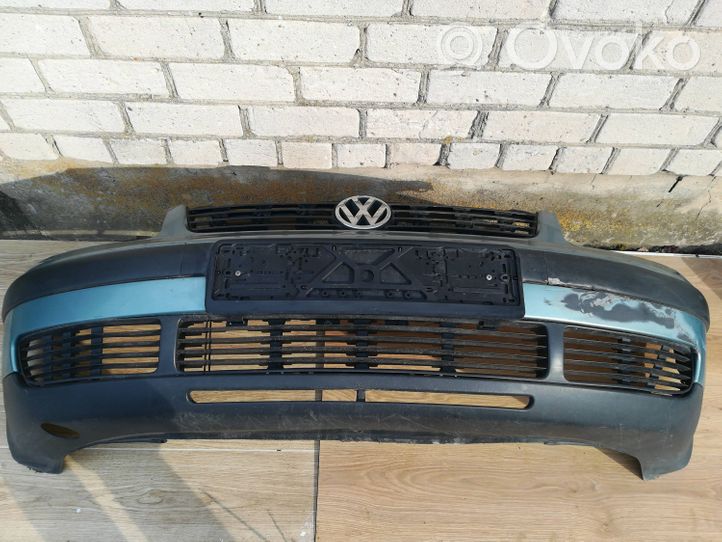 Volkswagen PASSAT B5 Zderzak przedni 