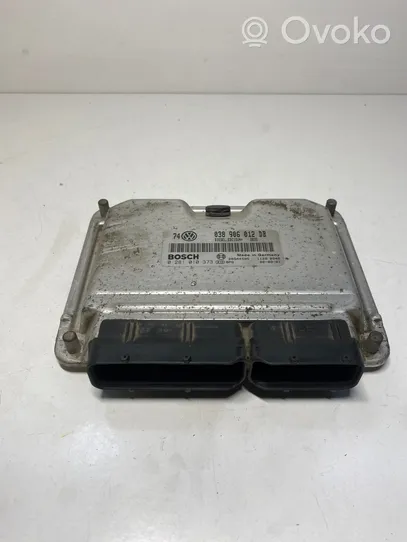 Volkswagen Golf IV Sterownik / Moduł ECU 038906012DB