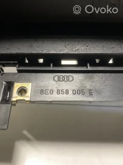 Audi A4 S4 B6 8E 8H Keskikonsoli 8E0858005E