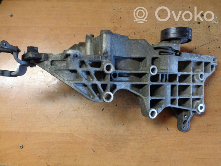 Volkswagen PASSAT B7 Support de générateur / alternateur 03L903134Q