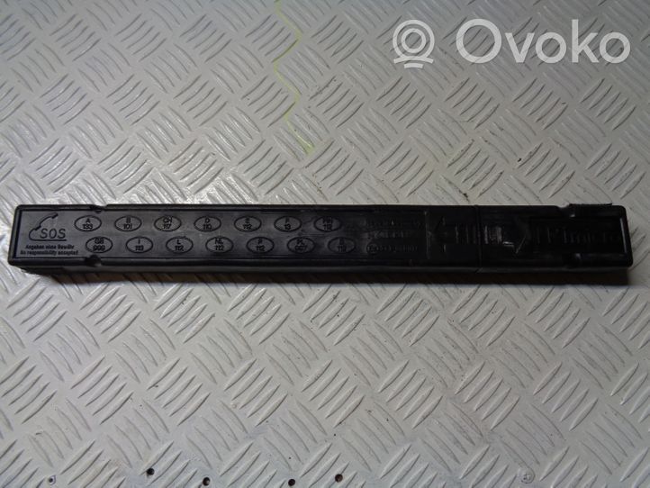 Skoda Octavia Mk2 (1Z) Varoituskolmio 27R030017