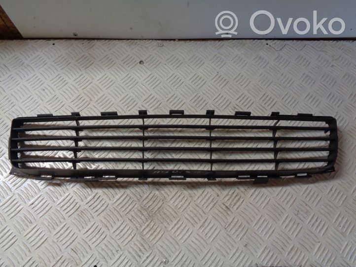 Toyota Auris 150 Kratka dolna zderzaka przedniego 5311202080