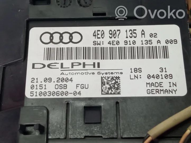 Audi A8 S8 D3 4E Garniture de console d'éclairage de ciel de toit 4E0907135A