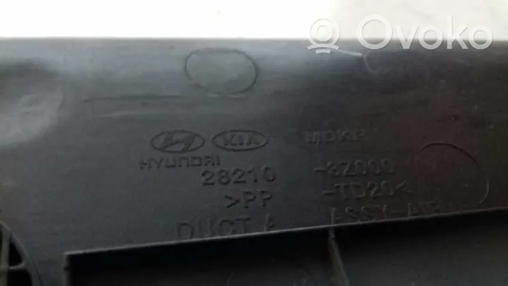 Hyundai i40 Obudowa filtra powietrza 282103Z000