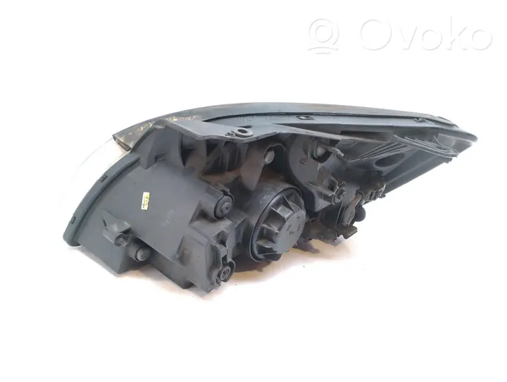 KIA Rio Lampa przednia 921021G030