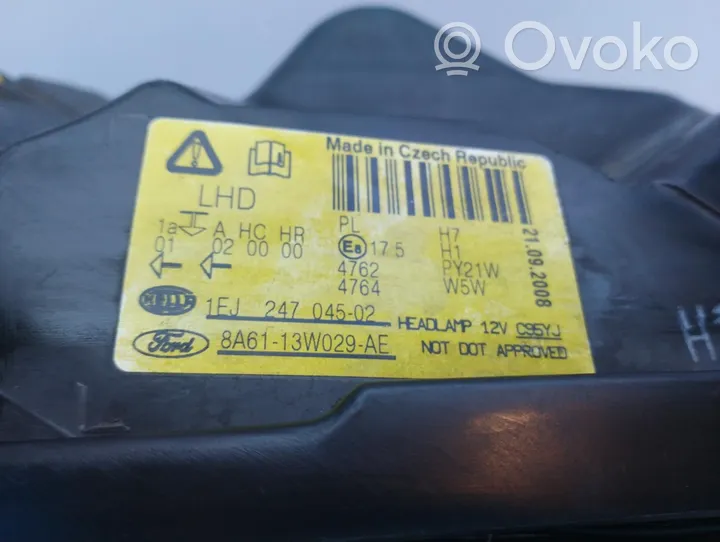 Ford Fiesta Lampa przednia 8A6113W029AE