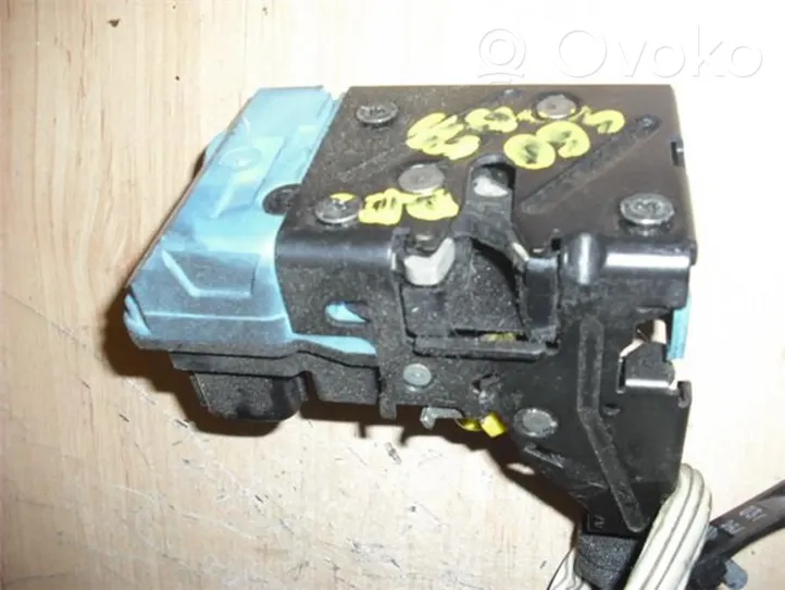 Volvo S60 Moteur de verrouillage porte avant 