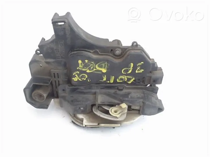 Mitsubishi Colt Moteur de verrouillage porte avant 