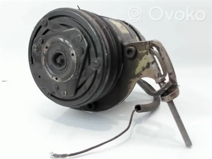 Opel Calibra Ilmastointilaitteen kompressorin pumppu (A/C) 1558