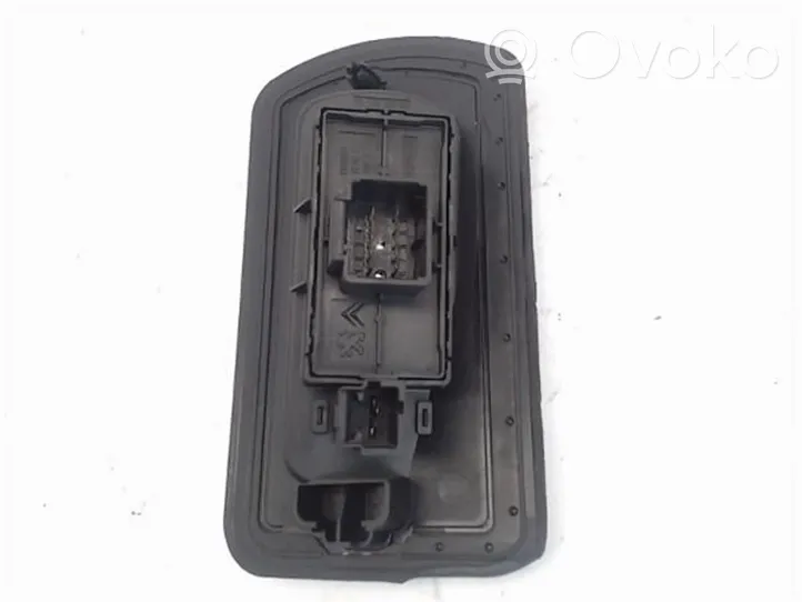 Peugeot 1007 Oven keskuslukituksen ohjausyksikön moduuli 9659128180