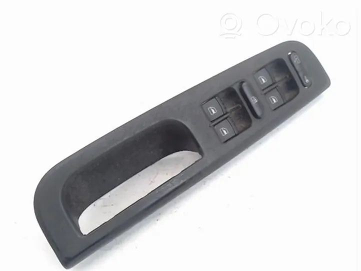 Volkswagen Golf IV Front door sensor 