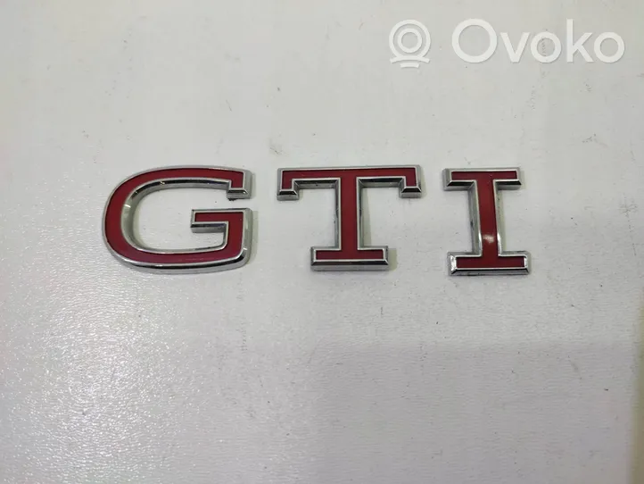 Volkswagen Golf VIII Logo, emblème de fabricant 