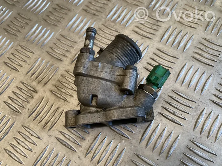 Volvo S60 Boîtier de thermostat / thermostat 8636952