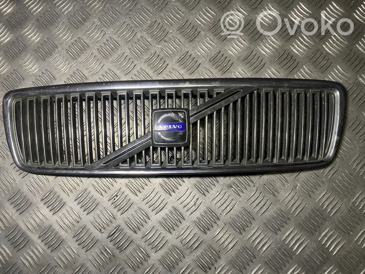 Volvo V70 Grotelės priekinės 9190776