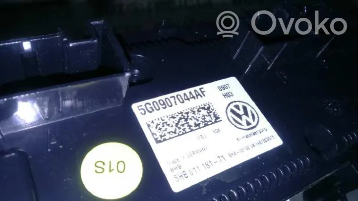 Volkswagen Golf VII Climate control unit 