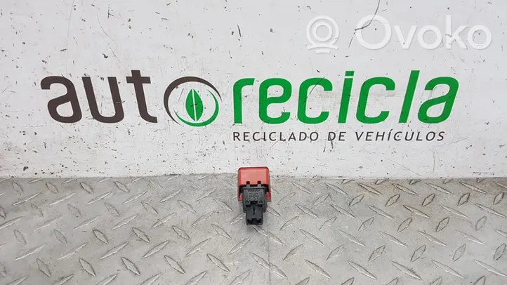 Nissan Micra Botón interruptor de luz de peligro 