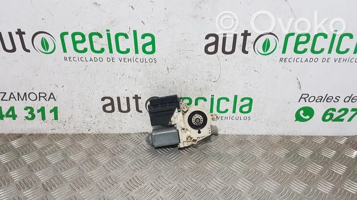 Seat Ibiza III (6L) Moteur de lève-vitre de porte avant 6Q2959802